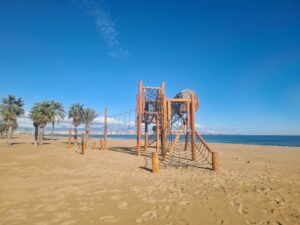 Parques de la playa Urbanova alicante. planes con niños alicante
