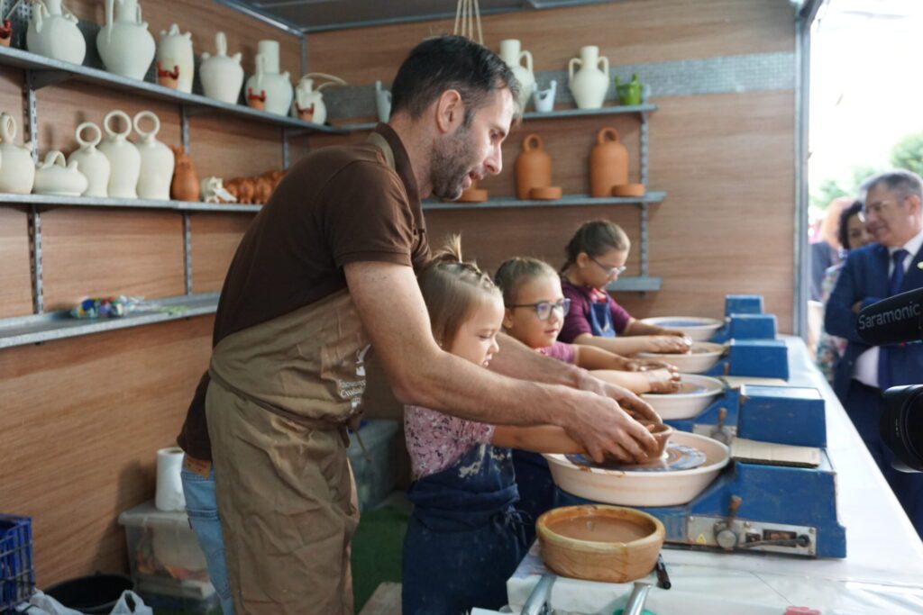 XXV Feria Artesanal y Gastronómica de Agost 2026. Planes con niños puente de octubre